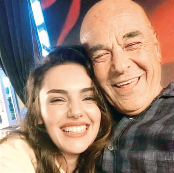 Demet Özdemir-Oğuzhan Koç aşkı böyle görüntülendi.. 