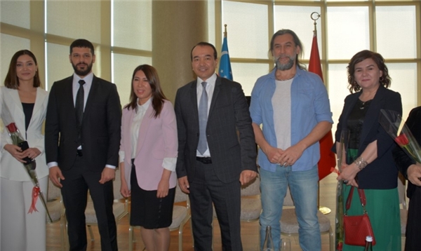Kahraman Harezmşah'ı dünyaya tanıtacağız
