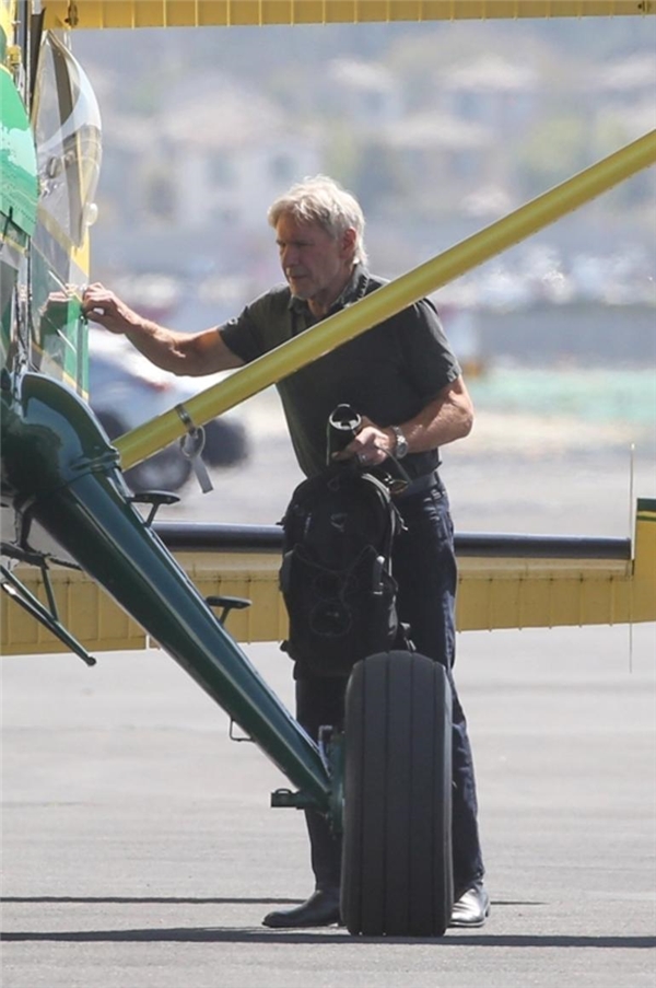 Harrison Ford tutkusundan vazgeçmiyor: Ünlü oyuncu uçağına atlayıp gitti