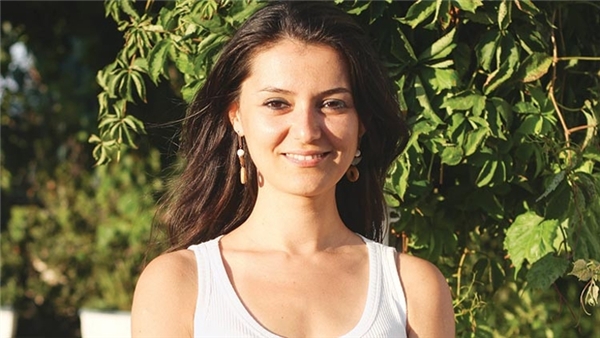 Sırra kadem basmak da nesi?