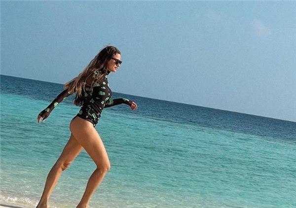 Hande Erçel ve Kerem Bürsin'in Maldivler'e gitti! Kaçamak mı bedava tatil mi?