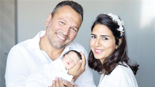 Ali Sunal'ın avukat eşi Nazlı Sunal: Kafamdakinden daha rahat bir anneyim
