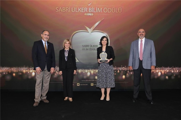 Sabri Ülker Bilim Ödülü'nün kazananı Doç. Dr. Elif Nur Fırat Karalar oldu