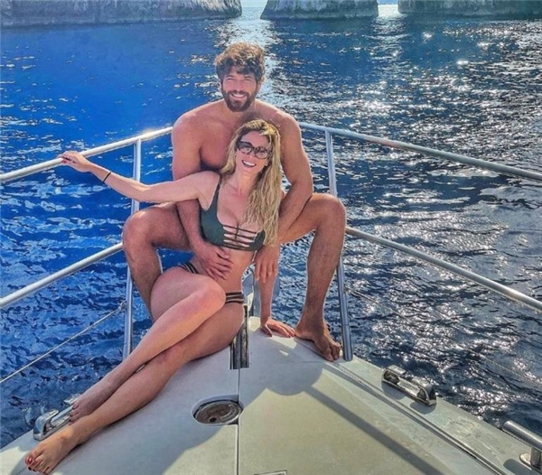 Diletta Leotta ve Can Yaman'dan Capri'de aşk pozları