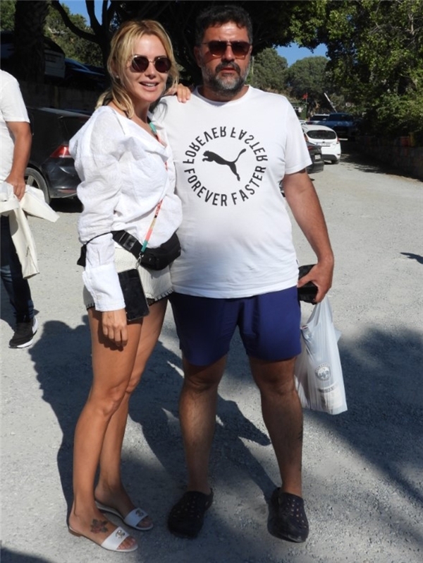 <a class='keyword-sd' href='/ece-erken/' title='Ece Erken'>Ece Erken</a> ve sevgilisi Şafak Mahmutyazıcıoğlu'ndan tatil pozu