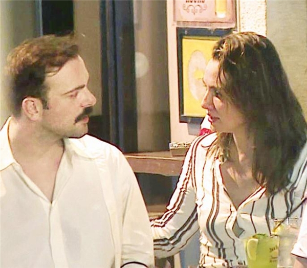 <a class='keyword-sd' href='/birce-akalay/' title='Birce Akalay'>Birce Akalay</a> ve yeni sevgilisi Erdem Hamza, Asmalımescit'te!