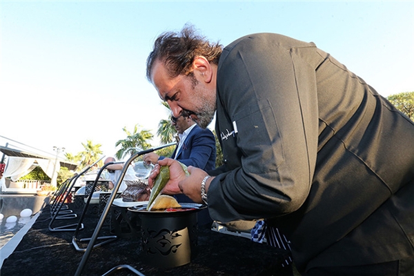 Masterchef Mehmet Yalçınkaya'nın ilk kitabı: Denizden...