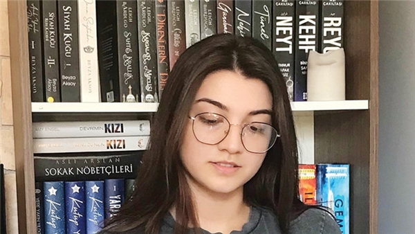 Kitap kurtları TikTok'u ele geçirdi