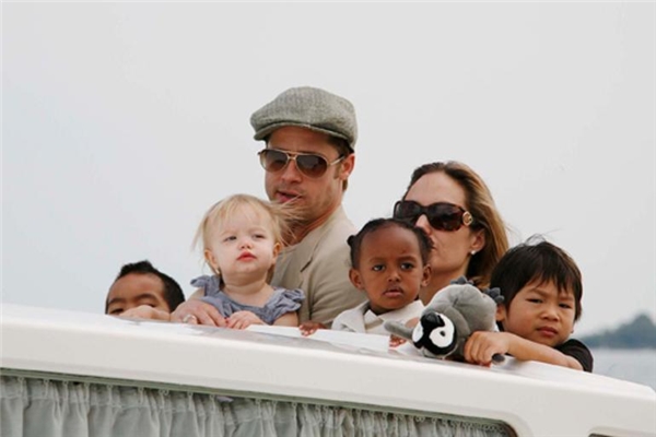 Angelina Jolie kızı Shiloh ile Venedik'te: Kim bilir kaç bin dolarlık 'patates çuvalı'