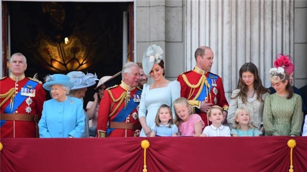 İngiliz kraliyet ailesine büyük darbe: Virginia Roberts'tan Prens Andrew'a cinsel saldırı davası