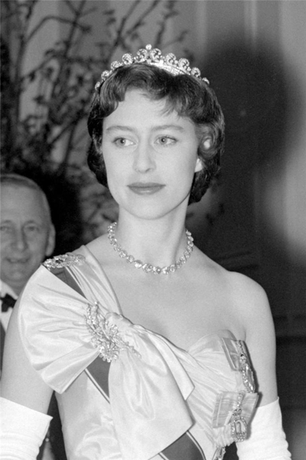İngiliz kraliyet ailesine büyük darbe: Virginia Roberts'tan Prens Andrew'a cinsel saldırı davası