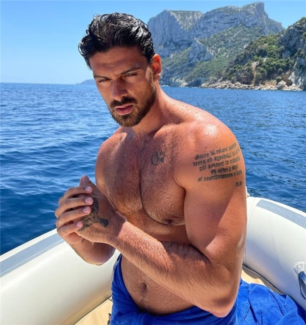 İtalyan aktör Michele Morrone Türkiye'de