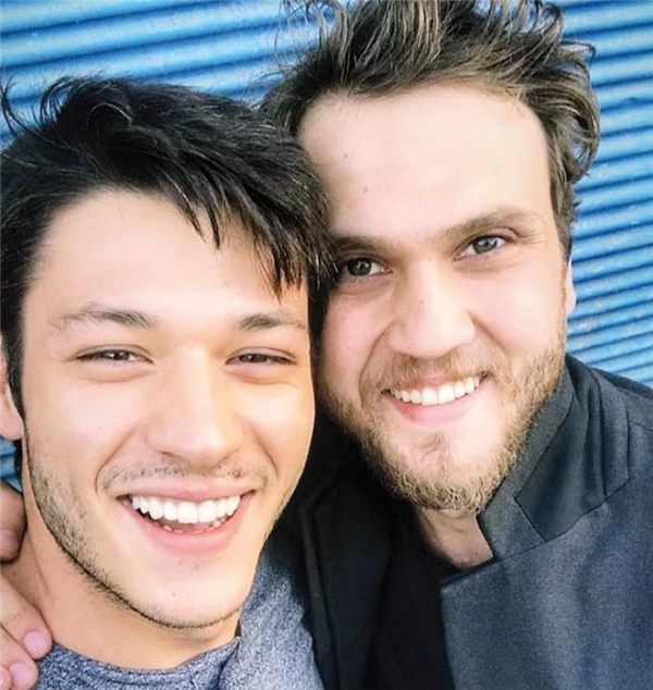 Kubilay Aka'ya ilk yardım Aras Bulut İynemli'den!