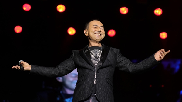 Serdar Ortaç, Kuruçeşme'yi salladı
