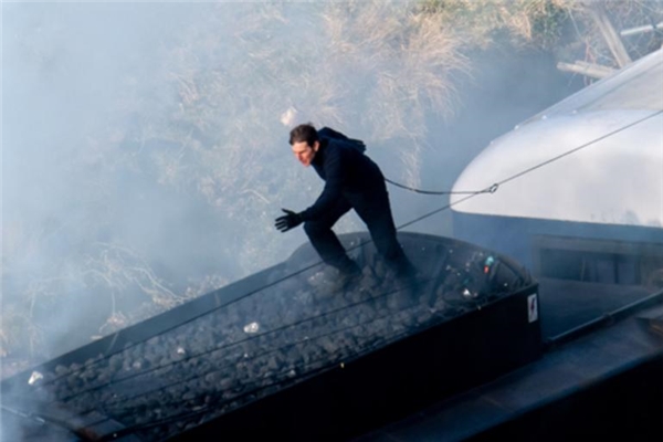 Görevimiz Tehlike 7'de aksilikler bitmiyor: Şimdi de Tom Cruise soyuldu!