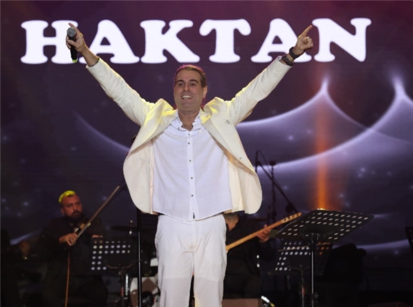 Kuruçeşme'de arabesk şöleni... Seyircilerini mest ettiler!