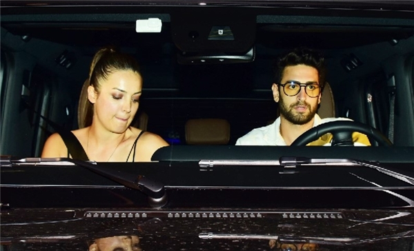  <a class='keyword-sd' href='/irem-sak/' title='İrem Sak'>İrem Sak</a>'ın aşkına Demet Akalın'dan tam destek