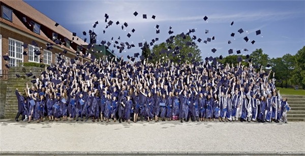 graduation2011_group_mettle.jpg graduation2011_group_mettle.jpg