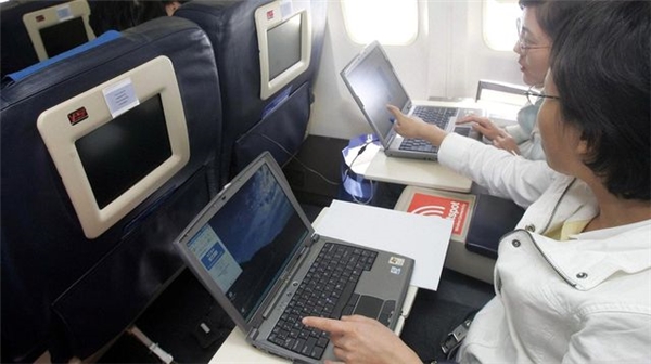İngiltere'nin de Uçaklarda Kabin İçinde Elektronik Cihazları Yasaklaması Bekleniyor