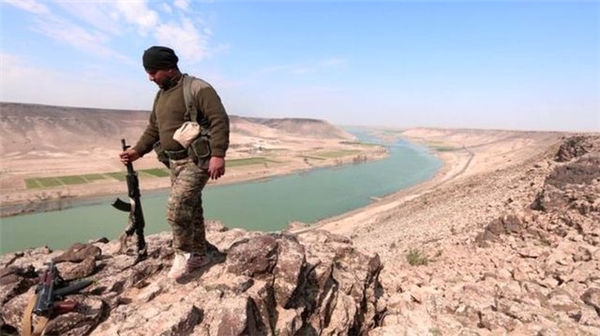 Rakka Yakınlarında Hava Saldırısı: 'En Az 33 Ölü'