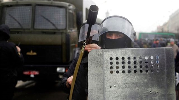 Belarus'ta Hükümetin Vergi Kararı İnsanları Sokaklara Döktü