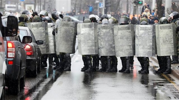 Belarus'ta Hükümetin Vergi Kararı İnsanları Sokaklara Döktü