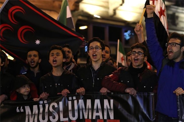 Rusya <a class='keyword-sd' href='/idlip/' title='İdlip'>İdlip</a>'te Suçu Muhaliflere Attı: Suriye, Militanlara Ait Kimyasal Silah Deposunu Vurdu