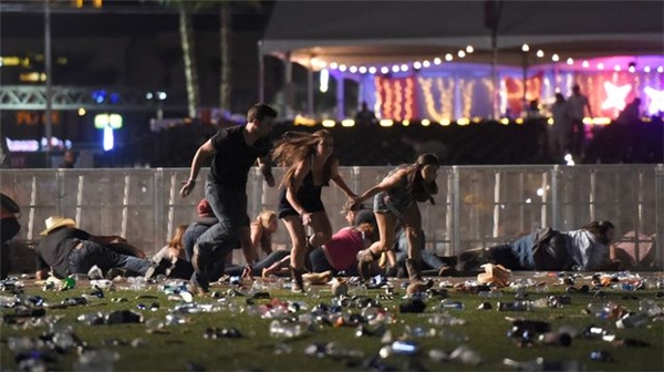 Las Vegas'taki Müzik Festivalinde Ateş Açıldı