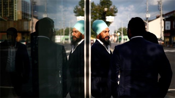 Kanada'da Bir İlk: Sih Politikacı Jagmeet Singh Parti Lideri Seçildi