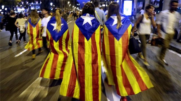 İspanya'yı Bölmek İsteyen Adam: Katalonya Başkanı Carles Puigdemont Kimdir?