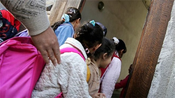 İtalya'da Bir İlkokuldaki Din Dersinde İncil ve Kuran Birlikte Okutuluyor