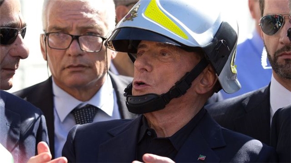 Berlusconi ve 'Esprilerinin' Geri Dönüşü