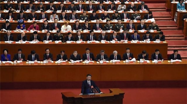 Çin Liderini 'Alkışlama' Oyununa Büyük İlgi