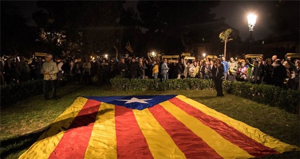 Katalan Lider Puigdemont İçin 'Ab Çapında Tutuklama Emri'