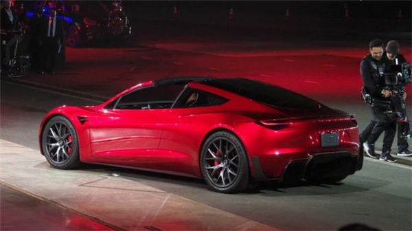 Musk, İlk Elektrikli TIR'ı Tanıttı