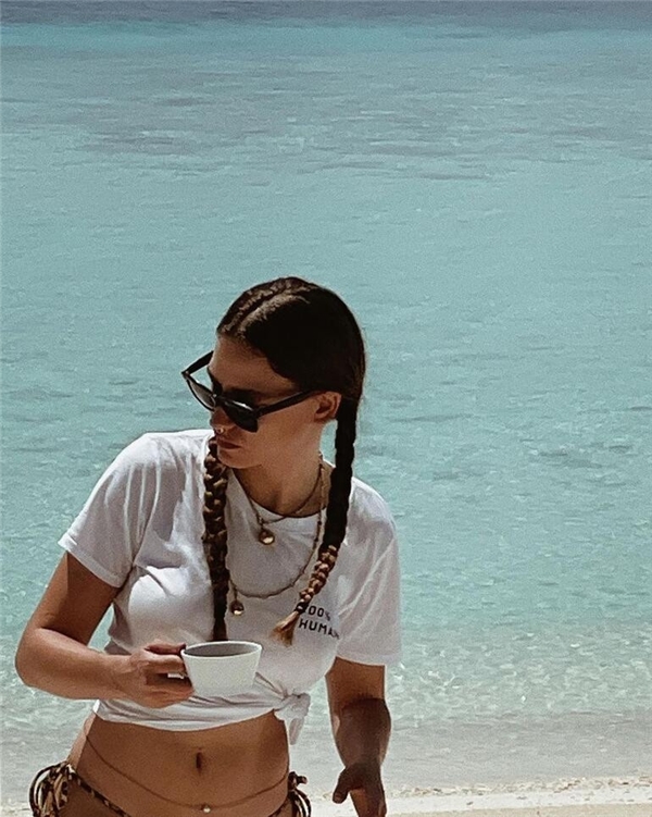 Serenay Sarıkaya'dan yalnızım mesajı!