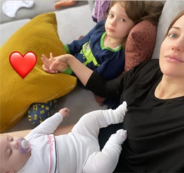 <a class='keyword-sd' href='/meryem-uzerli/' title='Meryem Uzerli'>Meryem Uzerli</a>: Kızlarımı bakıcısız büyütüyorum