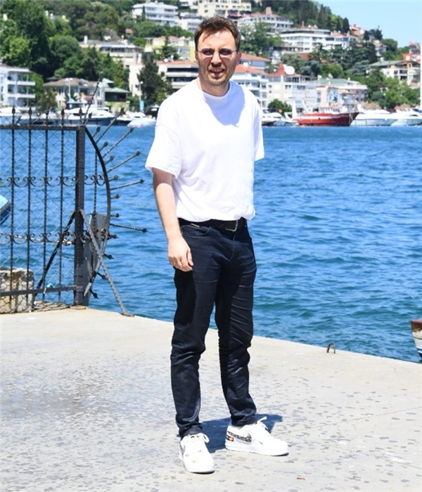 <a class='keyword-sd' href='/tolga-gulec/' title='Tolga Güleç'>Tolga Güleç</a>: Hülya Avşar'la aynı projede rol almak hayalimdi