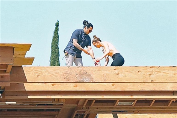 Jennifer Lopez çatıya tırmandı: Yeni aşk yuvası arıyor