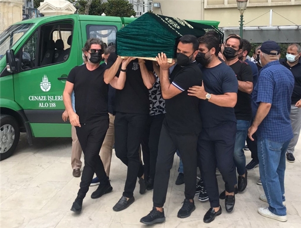 Alişan'ın kardeşi Selçuk Tektaş son yolculuğuna uğurlanıyor...