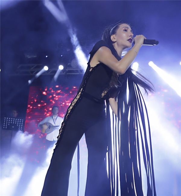 Hande Yener: Hayranlarım üzülmesin diye kimseye söylemedim