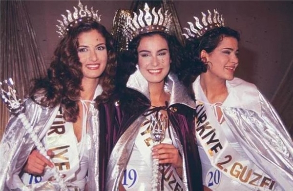 <a class='keyword-sd' href='/arzum-onan/' title='Arzum Onan'>Arzum Onan</a> Miss Turkey adaylarına tavsiyeler verdi