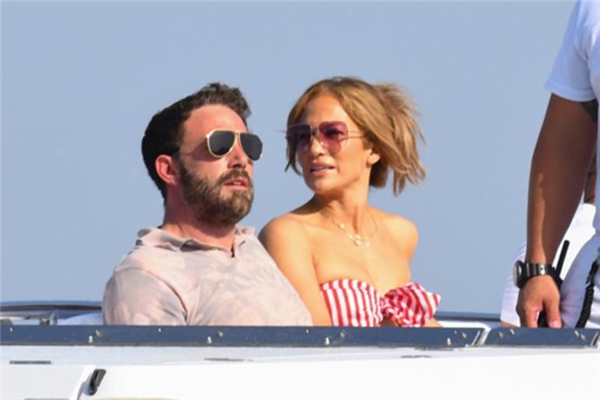 Jennifer Lopez ile Ben Affleck'e sert eleştiri: Aşk değil sanki halkla ilişkiler faaliyeti