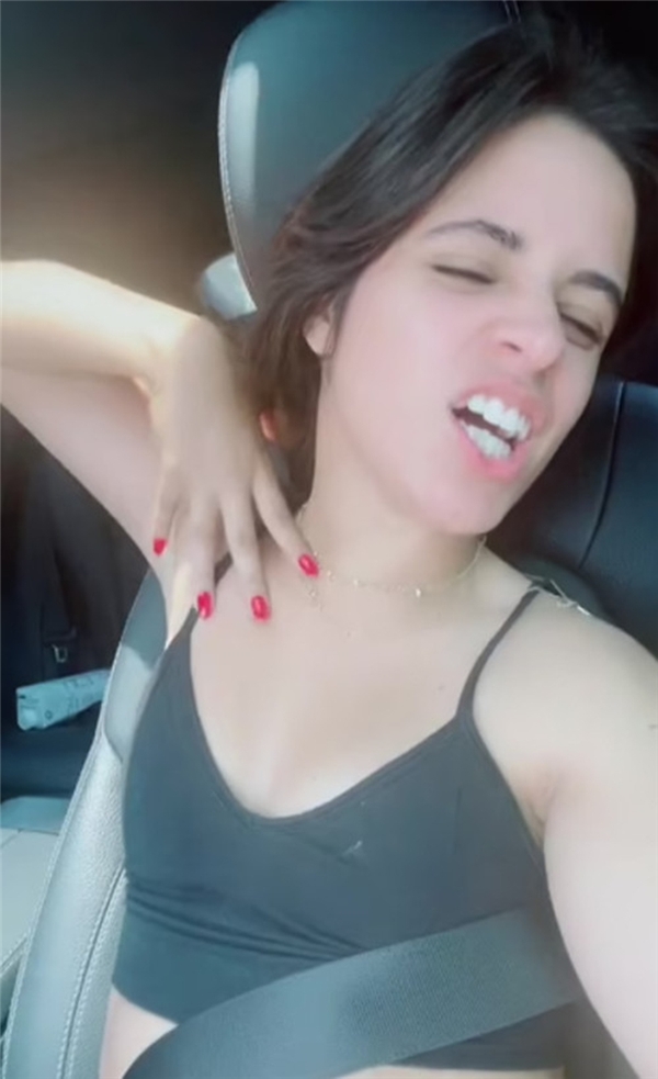 Camila Cabello'dan konuşulan video: Sarkık karnımı gösterdim, özgürleştim