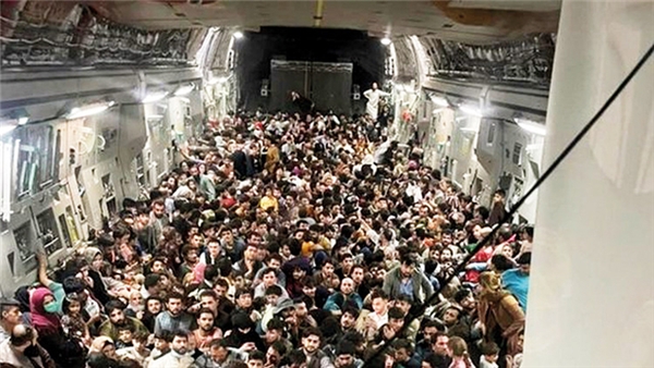 Türkiye'deki Afgan kadınlar anlatıyor: Annemin hayatı bombalar altında geçmiş, 20 yıl öncesine dönmek istemiyoruz!