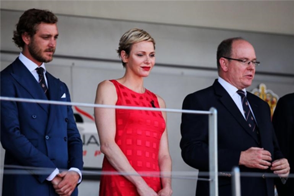 Monaco Sarayı'nın gelini Beatrice Borromeo, Kate Middleton, Meghan Markle ve Kraliçe Letizia'yı listeden sildi: Unvanı bile yok ama hepsinden 