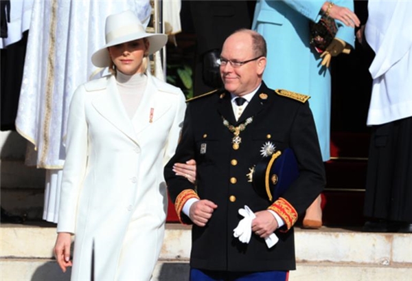 Prenses Charlene sonunda ailesiyle buluştu: Kızı da saçlarını kendisi kesti
