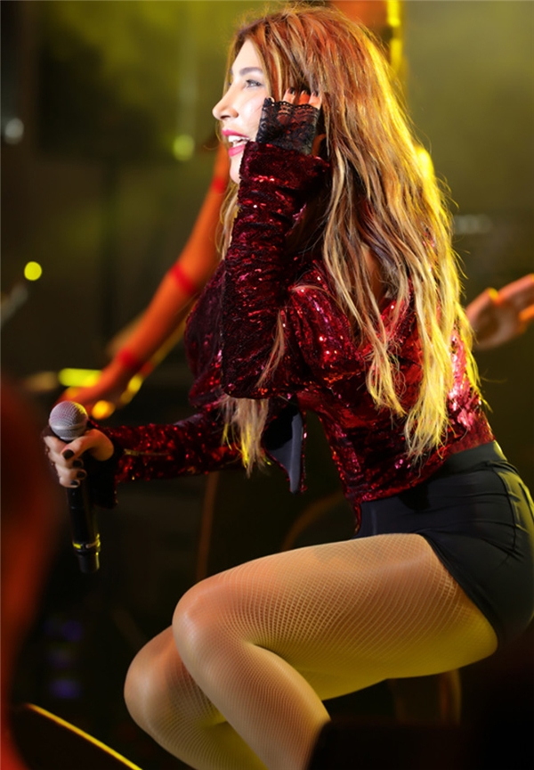 'Millet Bahçesi'nde Hande Yener coşkusu