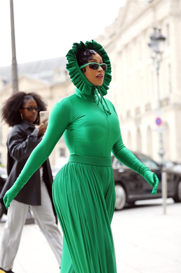 Cardi B'nin tuhaf kıyafeti olay oldu: Sanki animasyon film karakteri