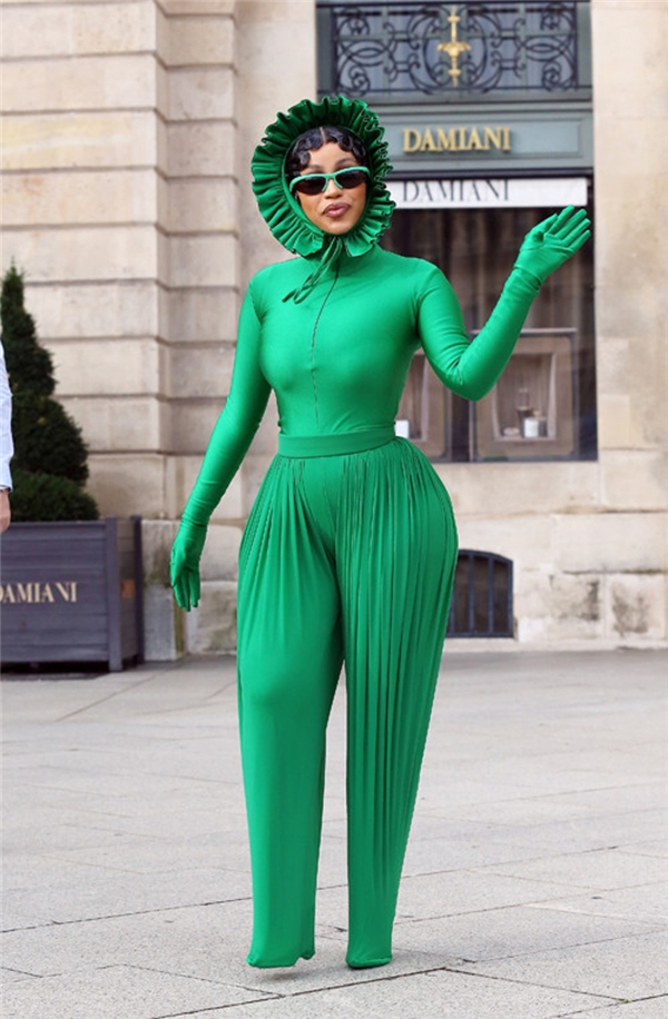 Cardi B'nin tuhaf kıyafeti olay oldu: Sanki animasyon film karakteri
